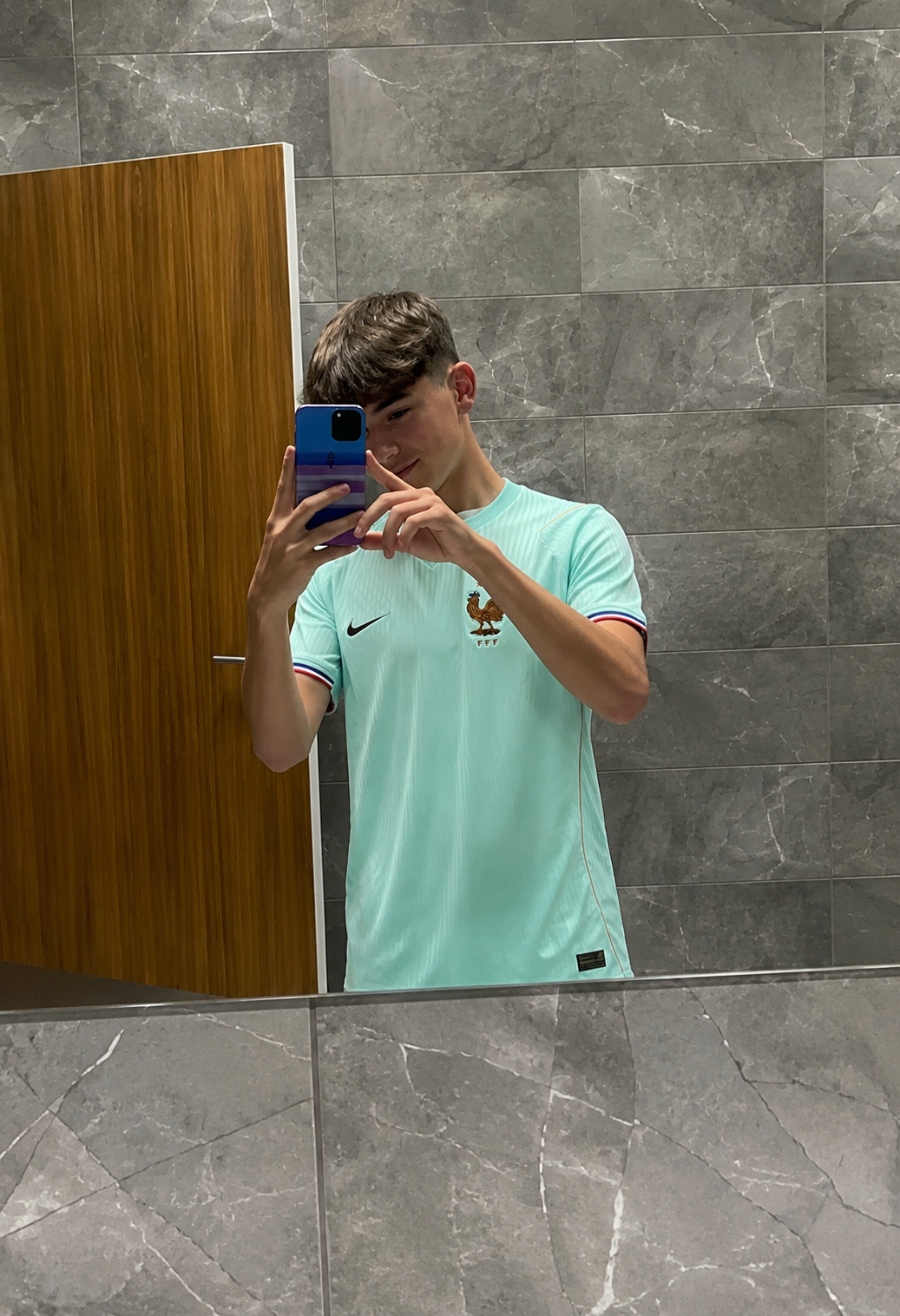 Foto de Víctor Díaz con su camiseta