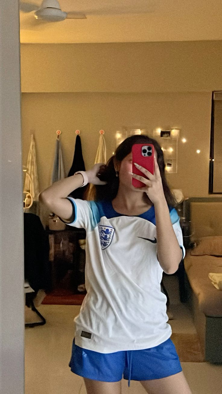 Foto de Paula Fernández con su camiseta