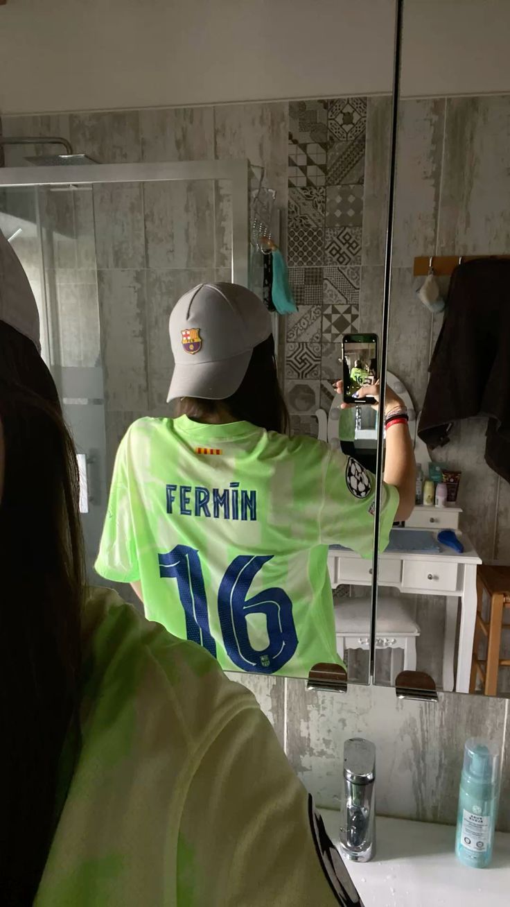 Foto de Alejandro Ruiz con su camiseta
